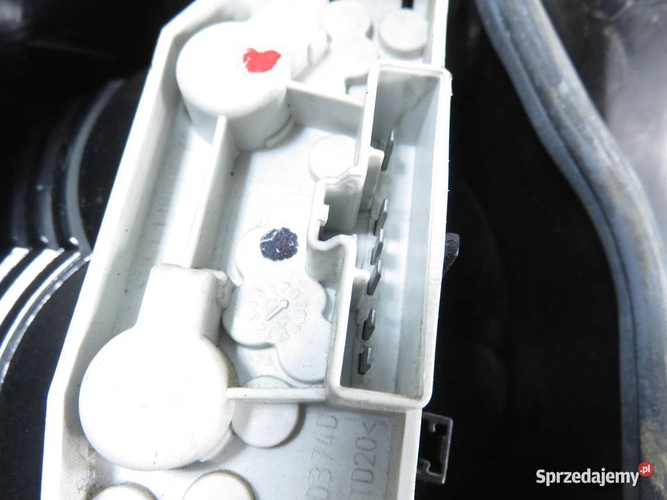 LAMPA PRAWA TYLNA FORD FOCUS II sedan 5M5113404B