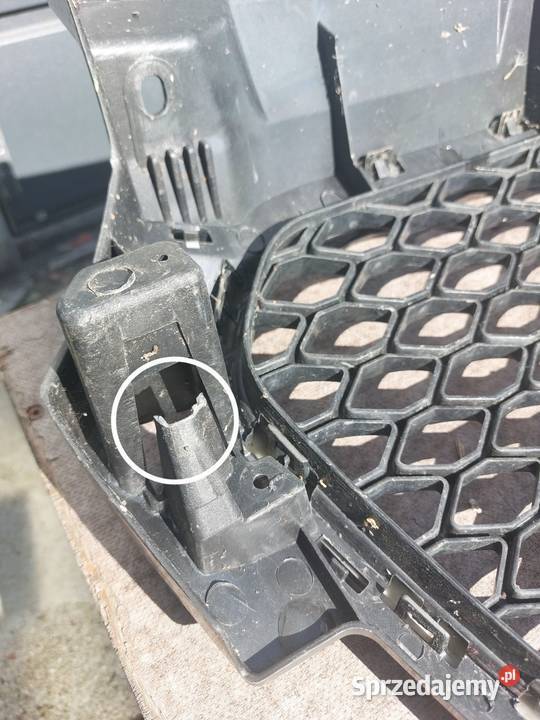 GRILL ATRAPA CHŁODNICY PLASTER MIODU AUDI A1 8X Wejherowo