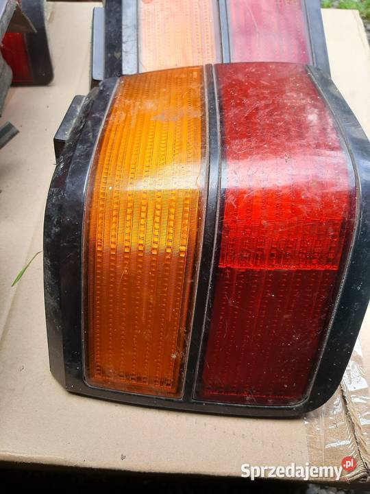 Lampy tylne PASSAT B3 porządki garażowe Świerzawa