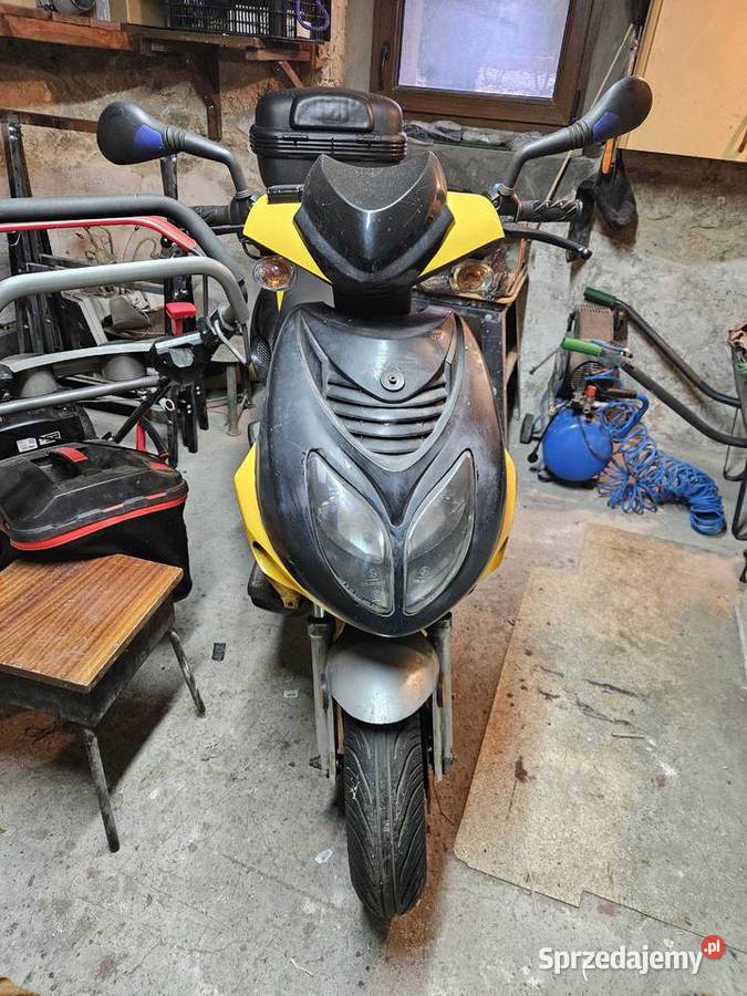 Sprzedam doinwestowany skuter w stanie