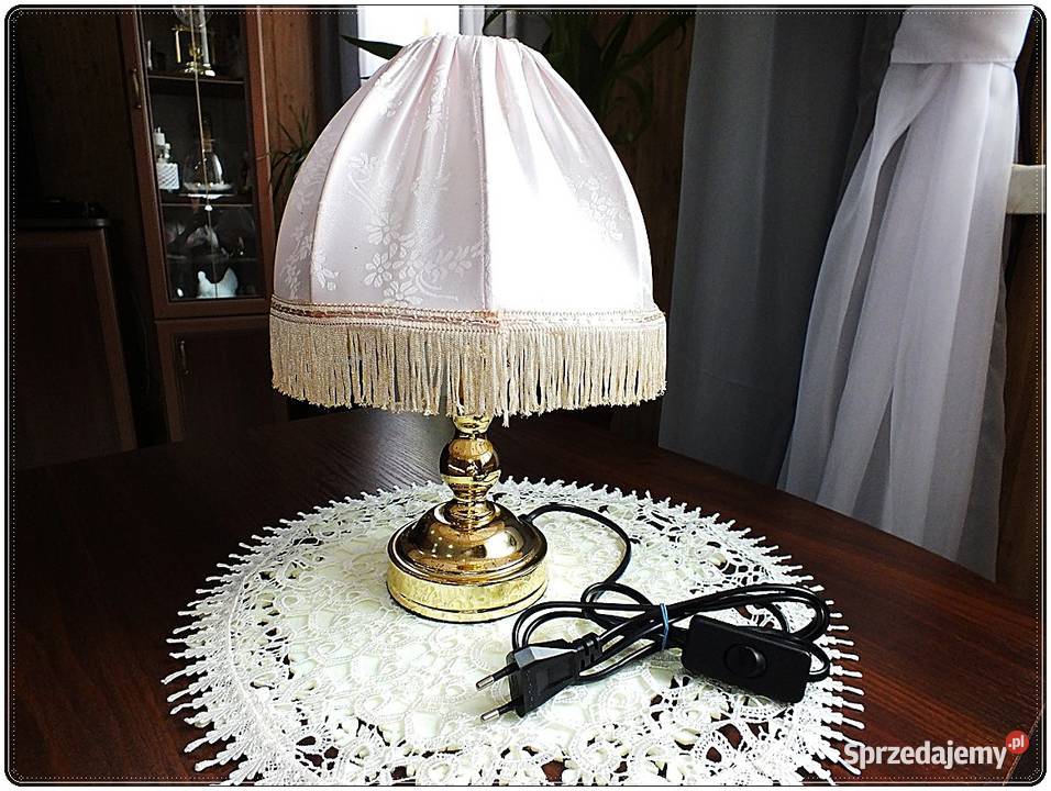 Lampka nocna idealna do sypialni w stylu retro