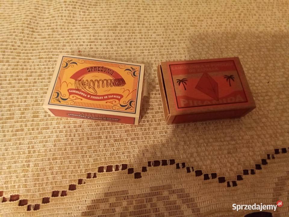 Sprężyna łamigłówka w pudełku zapałek i piramida Warszawa