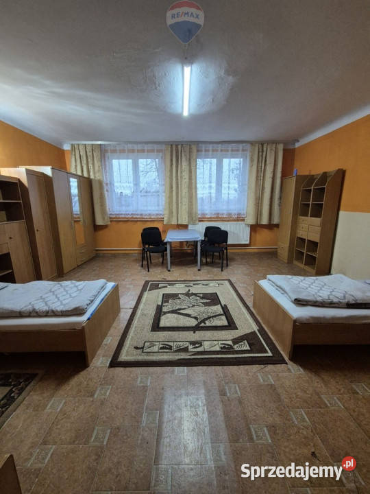 Hotel pracowniczy i sklep Guzów gm Wiskitki 581m2 sprzedam