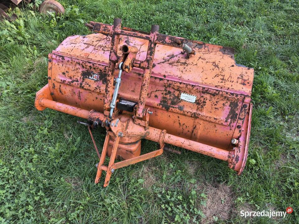 Glebogryzarka 140 Kubota c330 t25 Blizne