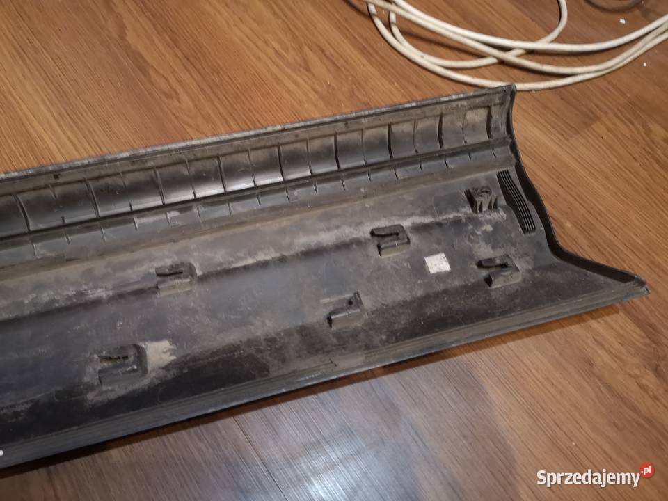 VW Tiguan 5N0 Listwa Drzwi Prawy Tył i Lewy Skomielna Biała