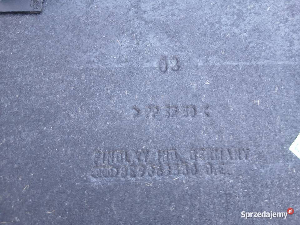 Audi A4 B6 B7 Avant boczek bagażnika Prawy Szczerbice