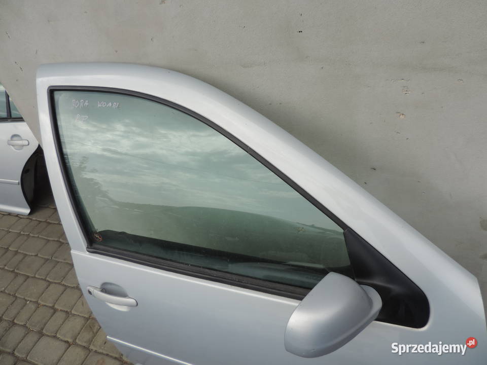 VOLKSWAGEN BORA KOMBI DRZWI PRAWY PRZÓD