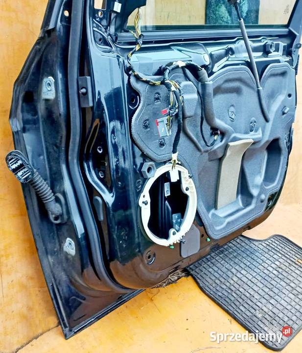 FORD FOCUS MK3 DRZWI PRAWY PRZÓD KOD FB RADOM Rok produkcji 2014