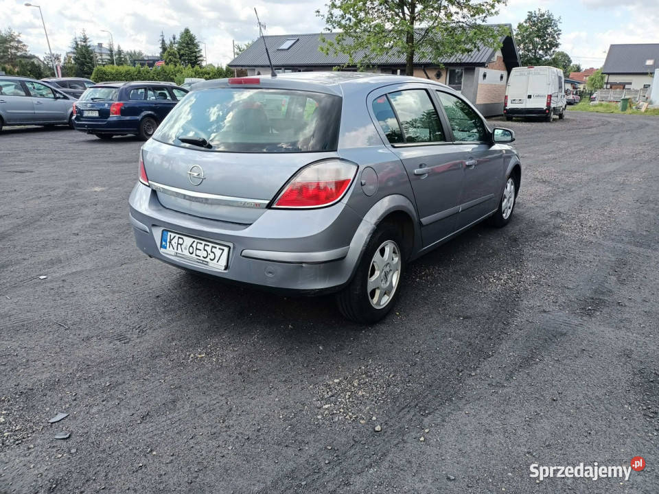 Opel Astra Opel Astra 17CDTI 101 05r H 20042014 Tarnów