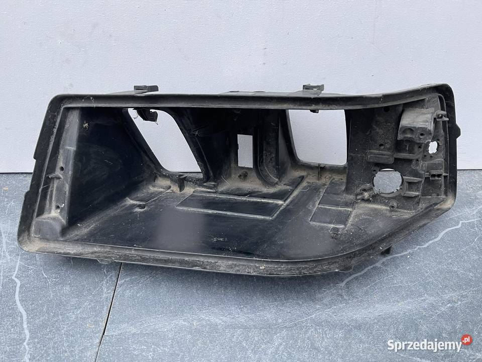 AUDI V8 LEWA LAMPA OBUDOWA PUSZKA osobowe Ostroróg