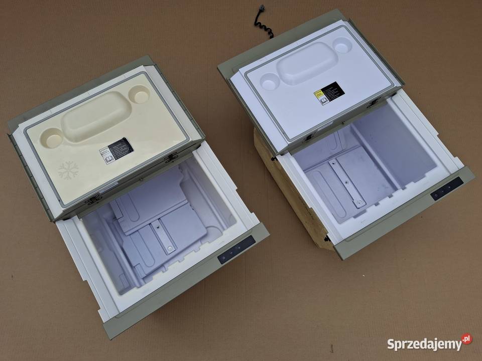 VOLVO FH4 LODÓWKA 34L 24V 42W 82174077 82212505 Pozostałe Bieleń