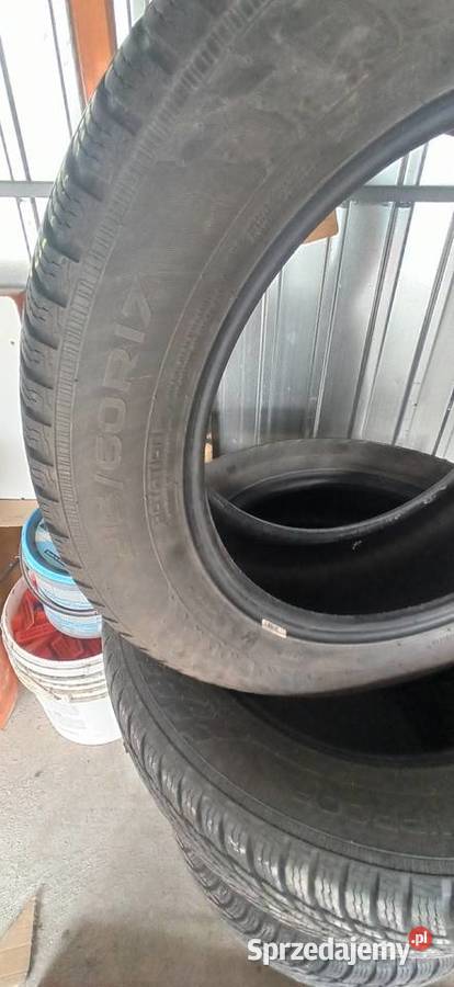 Opony zimowe 215 60 17 Nokian 215 Staszów