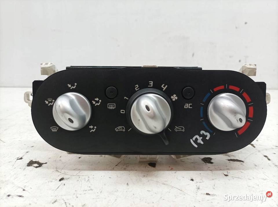 PANEL NAWIEWU Renault Twingo II 2007 osobowe
