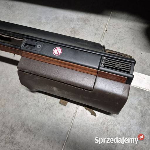 Mercedes 124 w124 deska czarna brąz nie popekana osobowe Koszalin