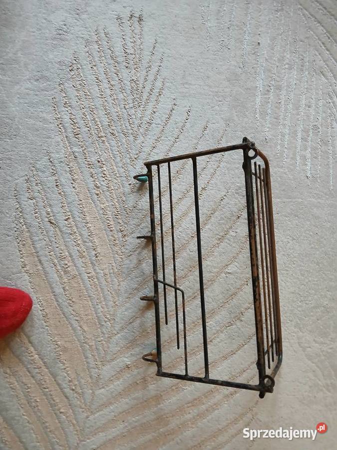 Stolik metalowy z gazetnikiem z okresu PRLu Warszawa