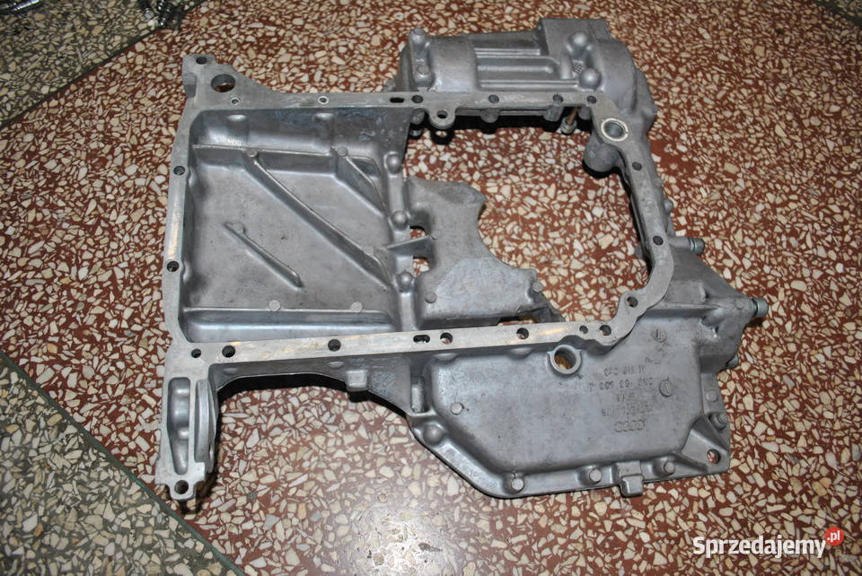 Duża miska oleju AUDI A4B5 A6C5 A8D2 PASSAT B5 osobowe Poręba