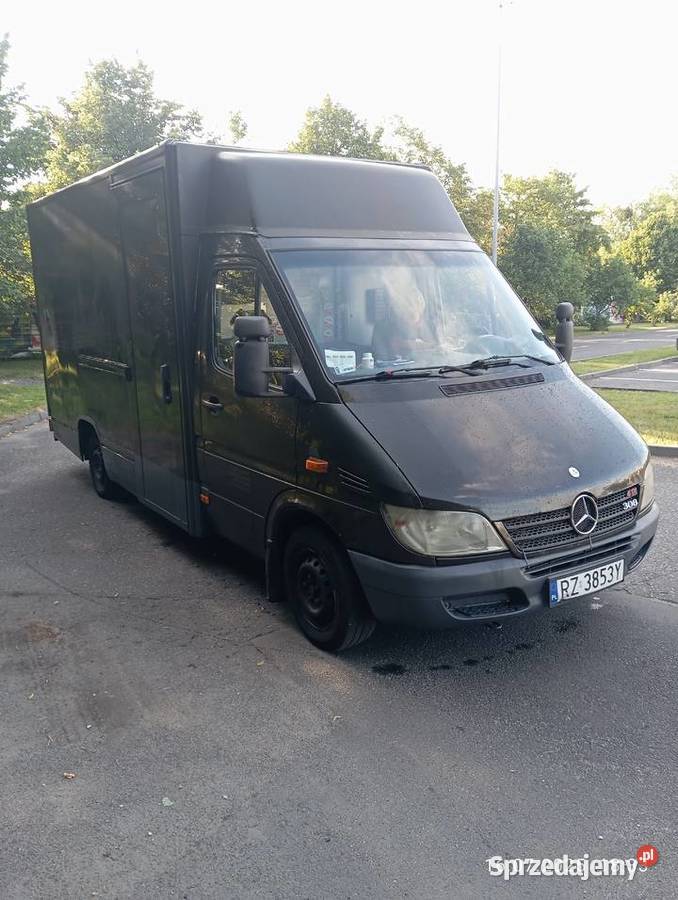 Mercedes pocztowy 22