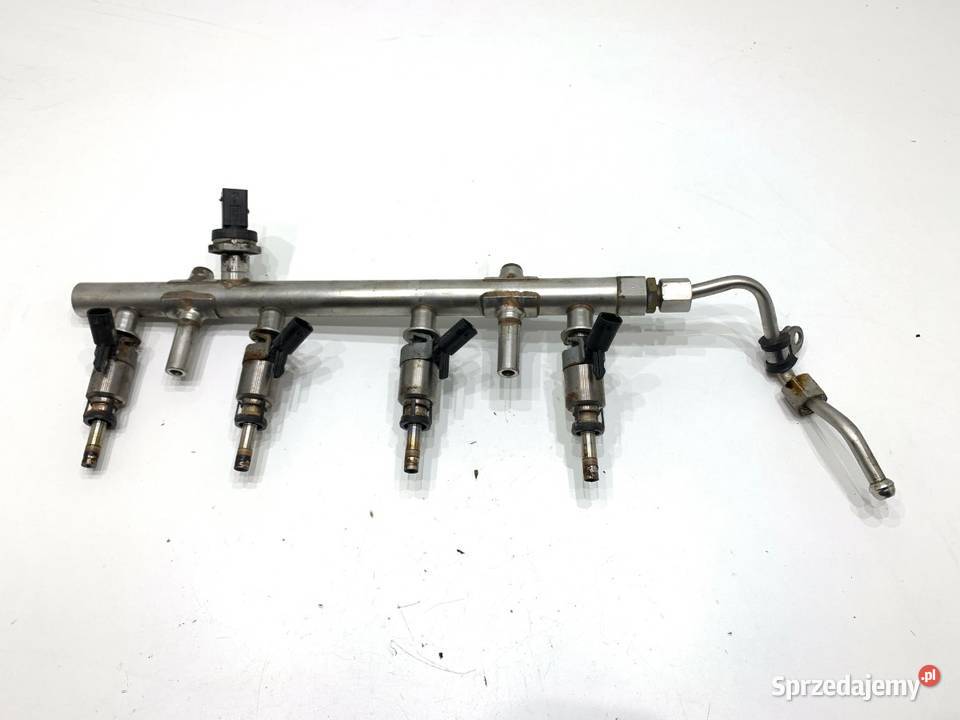 LISTWA WTRYSKOWA Z WTRYSKAMI VW TOURAN osobowe Listwy wtryskowe