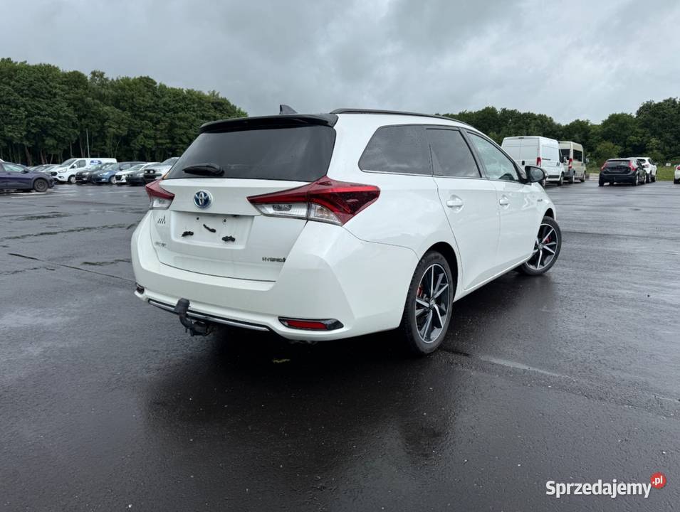 SToyota Auris 2018 18B Hybryd 155 tus CD Kołobrzeg