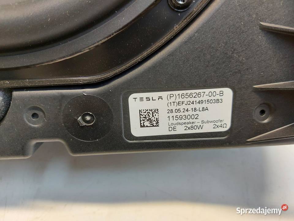 TESLA MODEL Y 2024r WZMACNIACZ GŁOŚNIKI ZESTAW osobowe
