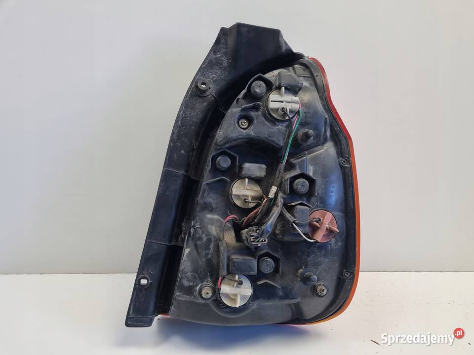 Hyundai Terracan I 0104r TYLNA LAMPA LEWA lewy Rudka