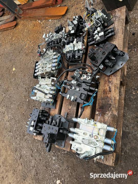 Rozdzielacz hydrauliczny OM AV 5235 3 śląskie Antonie sprzedam