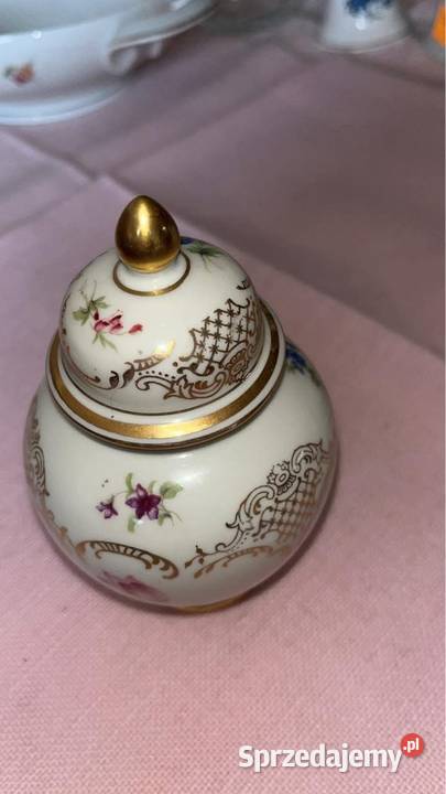 Amfora z bukiecikami ecru Syg Import korona Porcelana i szkło