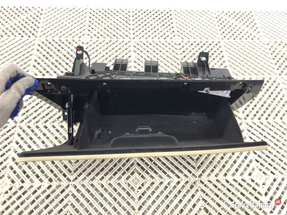 SCHOWEK PASAŻERA BMW E92 SportowyCoupe 0513 Schowki, półki sprzedam