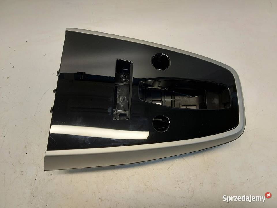 Audi Q4 ETRON 89A 89E PANEL RAMKA WYBIERAKA