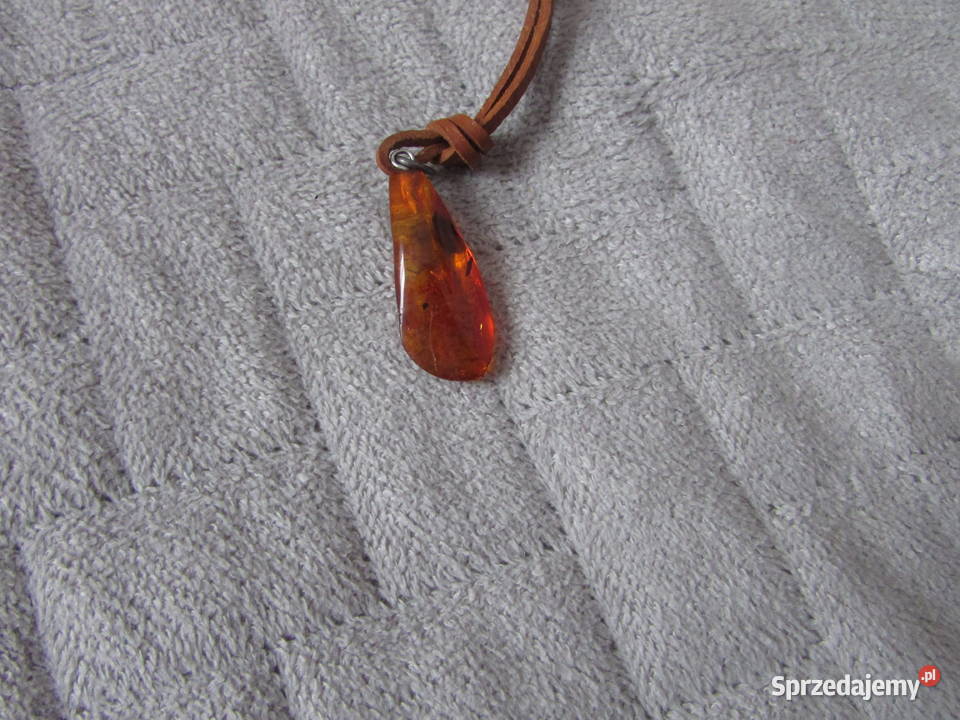wisiorek bursztyn na sznurku z bursztynem Kraków