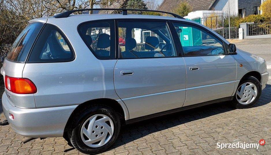 Toyota Picnic drzwi lewe prawe przód i tył klapa Tarnów