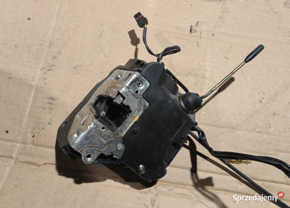 Zamek drzwi lewy Mercedes CLK w209 osobowe Żory