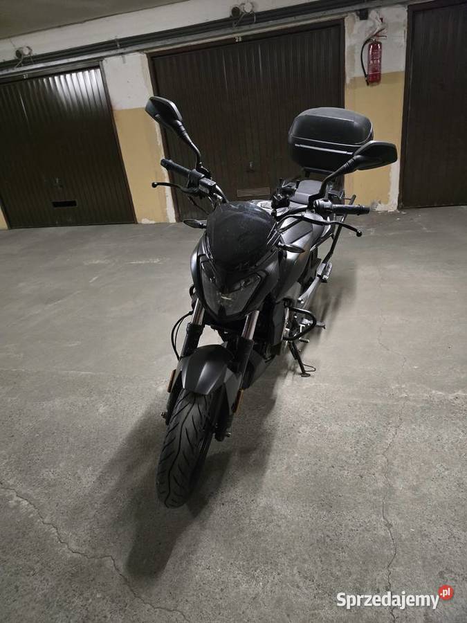 Bajaj Dominar 400 Czarny super stan akcesoria 10000km małopolskie Tarnów sprzedam
