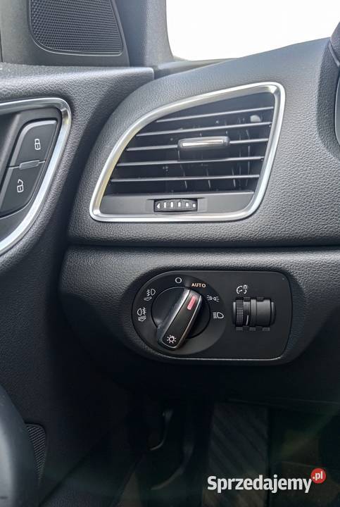 Audi Q3 20 220 automat tiptronic benzyna czarna tempomat Wrocław