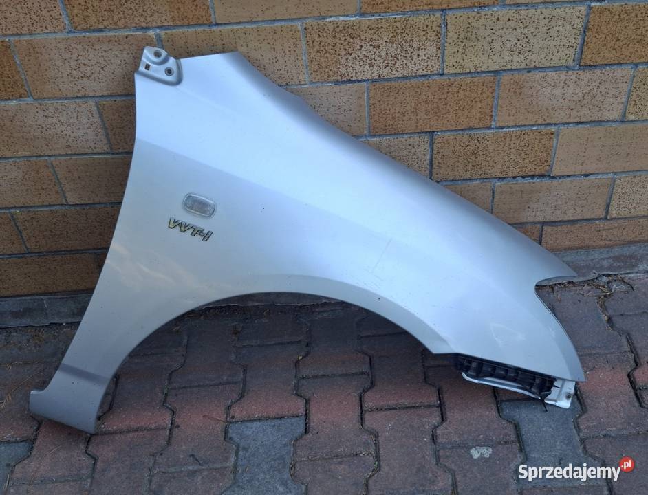 Błotnik Prawy Toyota Corolla świętokrzyskie Sandomierz sprzedam