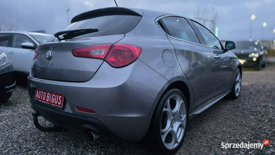 Alfa Romeo Giulietta ledy climatronic super stan ESP pomorskie Lębork sprzedam