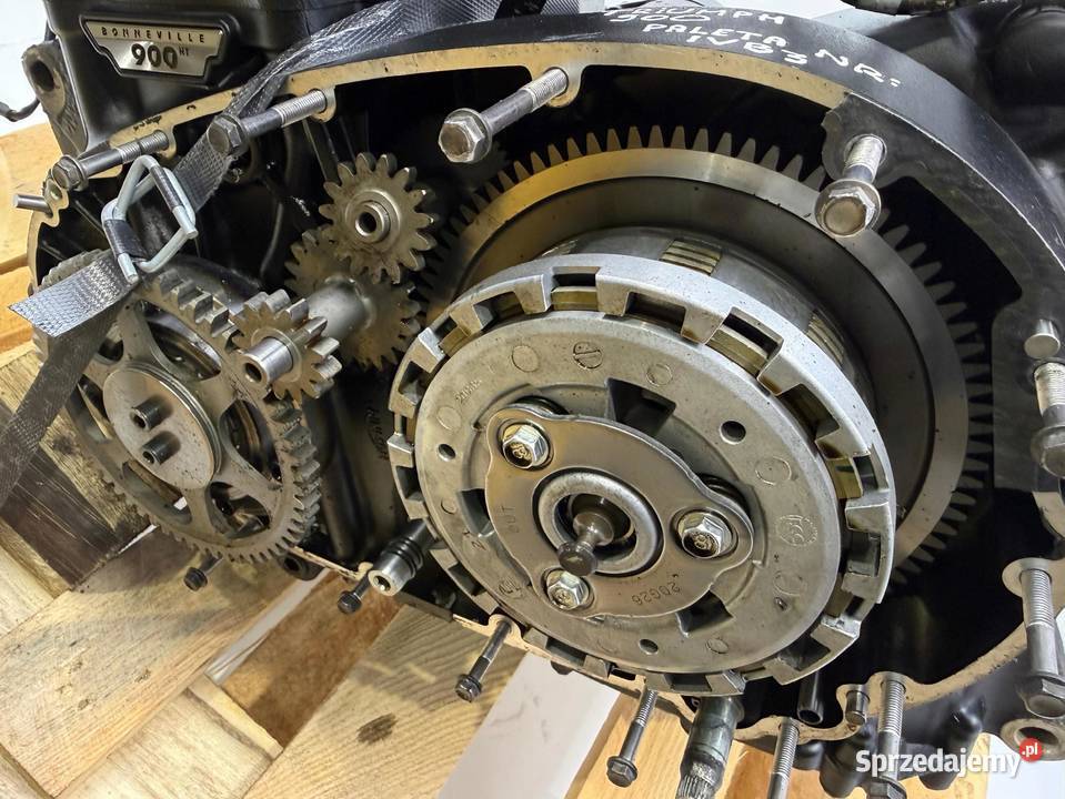 SILNIK Triumph Bonneville 900 HT Street Twin Rudka