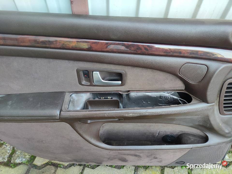 AUDI A8 D2 TAPICERKA BOCZKI ROLETA DRZWI BRAZ wielkopolskie Przemęt