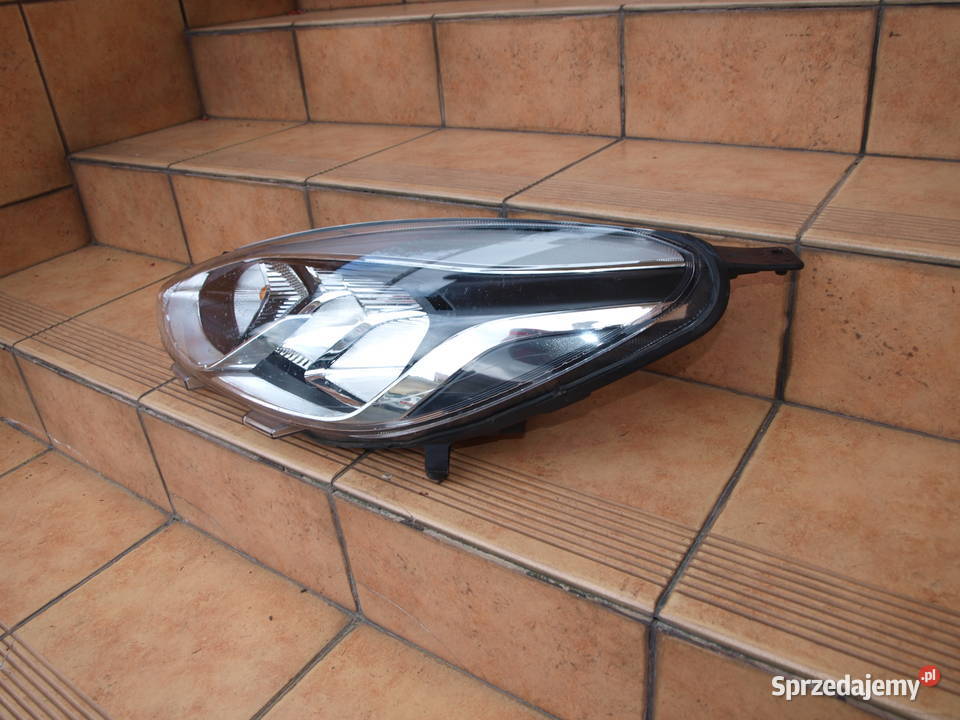Ford Fiesta Mk8 lampa lewa przód zwykła 2017 osobowe Kalisz