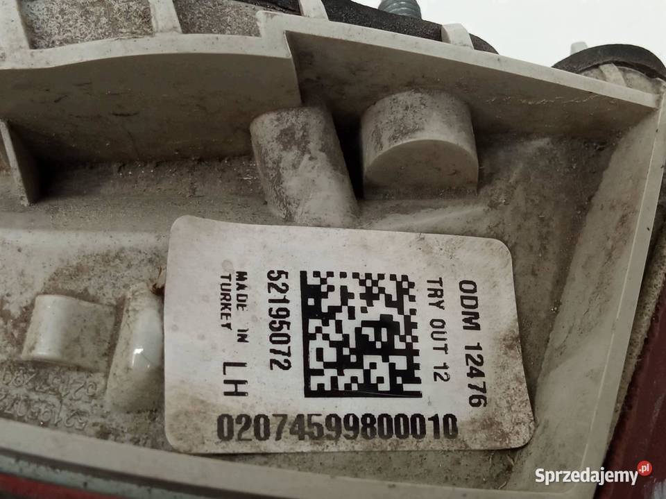 LAMPA TYŁ W KLAPĘ LEWA SEDAN 52195072 Fiat Tipo
