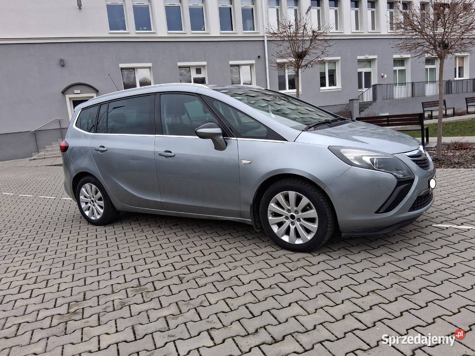 Opel Zafira C 2012r 20CDTi 1 w KrajuZamiana lakier metallic Zafira Poniatowa-Kolonia sprzedam