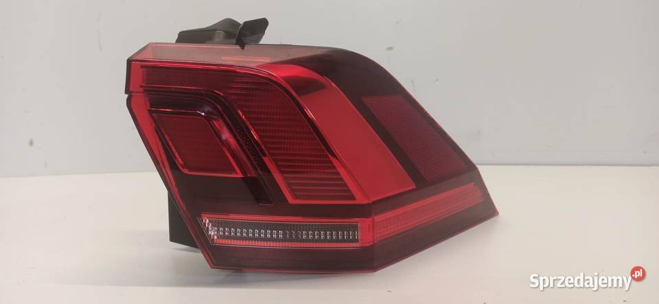VW TIGUAN II LAMPA PRAWY TYŁ 5NA945096D Motoryzacja