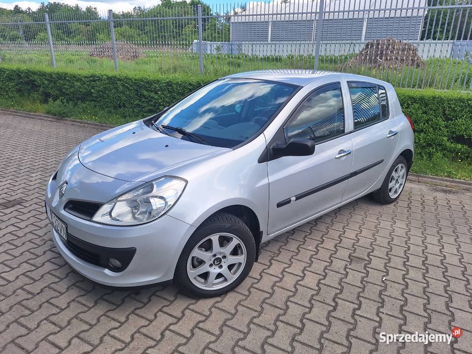 Renault Clio salon Polska maly udokumentowany nieuszkodzony świętokrzyskie Kielce