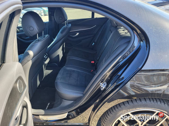 MERCEDESBENZ E 220 D 4MATIC Warszawa