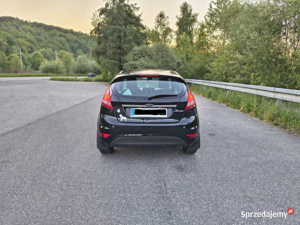 mam do sprzedania Forda Fiestę MK7 Titanuim 16 nieuszkodzony Zembrzyce