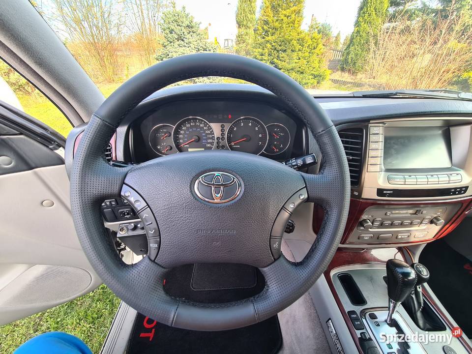 TOYOTA UZJ 100 Piękny egzemplarz Rok produkcji 2004 Grand Cherokee Częstochowa