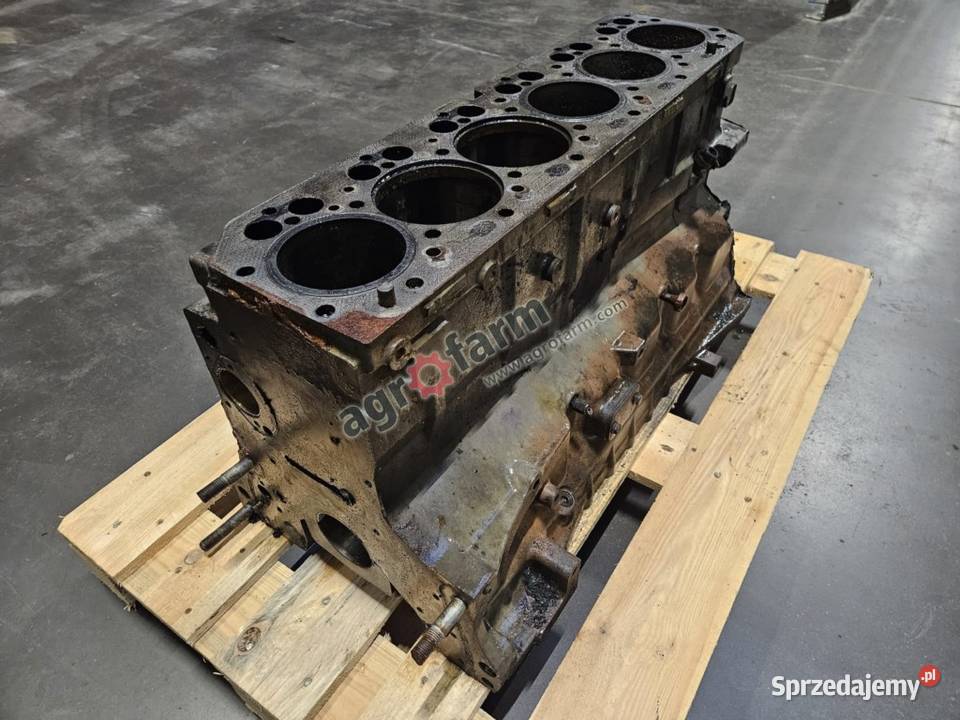 Blok silnika Ares 735 720 710 715 Byków