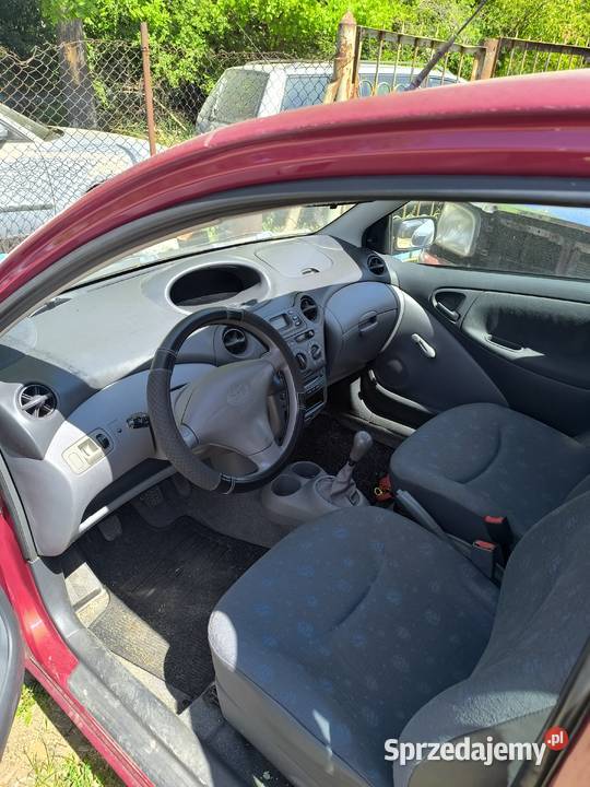 Yaris 10 2001 r benzyna