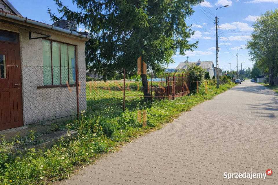 Teren inwestycyjny centrum Łomianek Agawy Łomianki