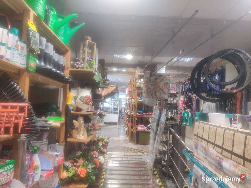 Lokal użytkowySadów ruchliwej drodze